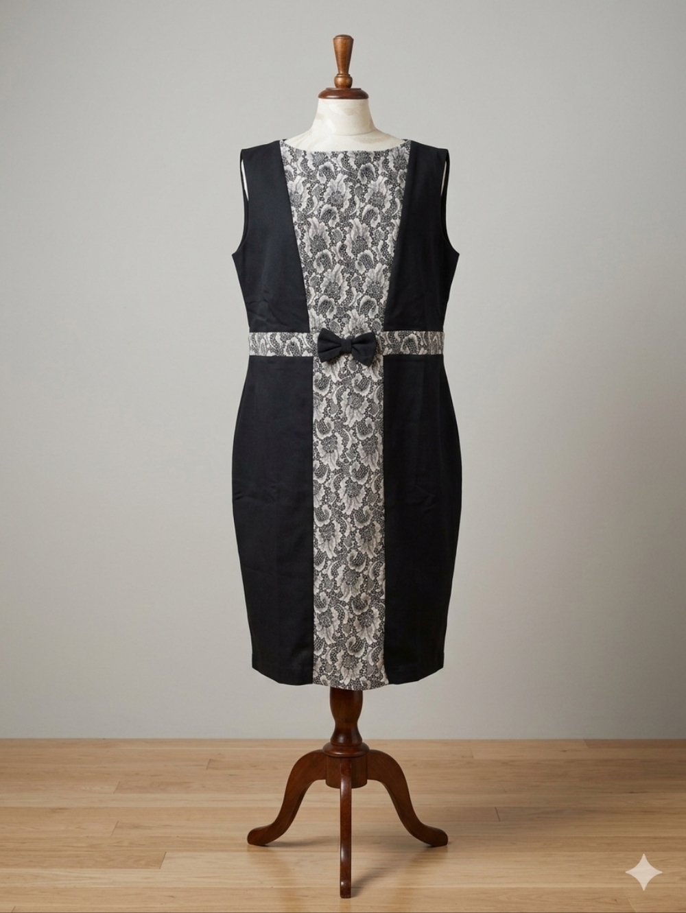 London Dress Company NWT Black and White Lace-Trim Sheath Dress, Size 14